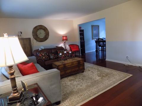 815 Chippewa Dr, Elgin, IL 60120 photo 3