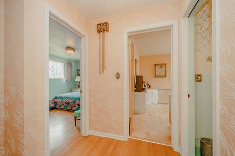 5033 W Devon Ave, Chicago, IL 60646 photo 13