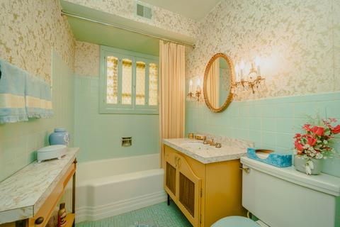 5033 W Devon Ave, Chicago, IL 60646 photo 12