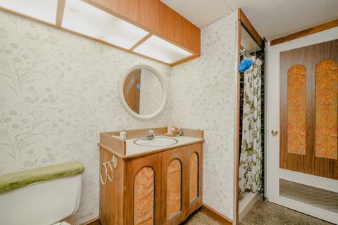 5033 W Devon Ave, Chicago, IL 60646 photo 15