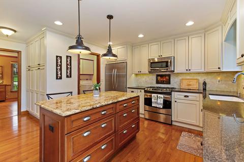 1300 Brandywine Cir, Algonquin, IL 60102 photo 8