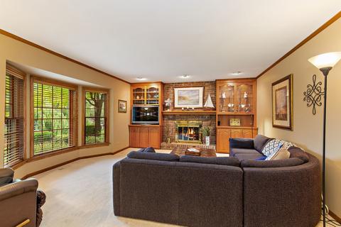 1300 Brandywine Cir, Algonquin, IL 60102 photo 11