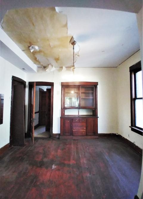 2943 N Gresham Ave, Chicago, IL 60618 photo 6