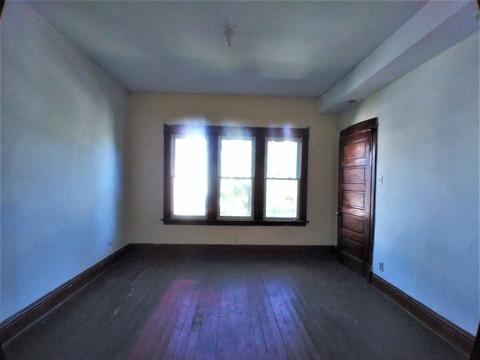 2943 N Gresham Ave, Chicago, IL 60618 photo 5