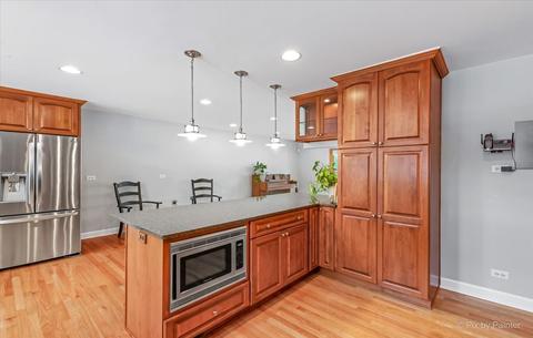 814 Concord Ln, Hoffman Estates, IL 60192 photo 9