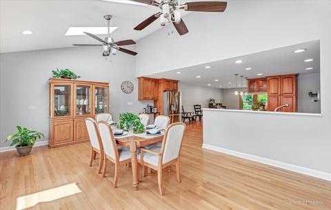 814 Concord Ln, Hoffman Estates, IL 60192 photo 16