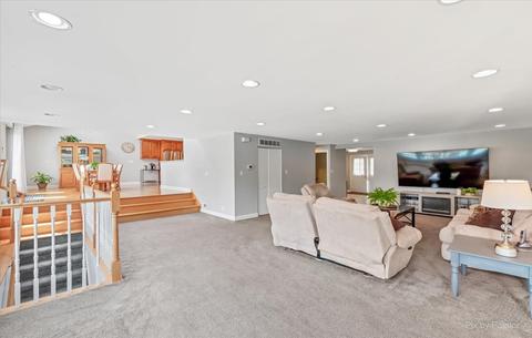 814 Concord Ln, Hoffman Estates, IL 60192 photo 18