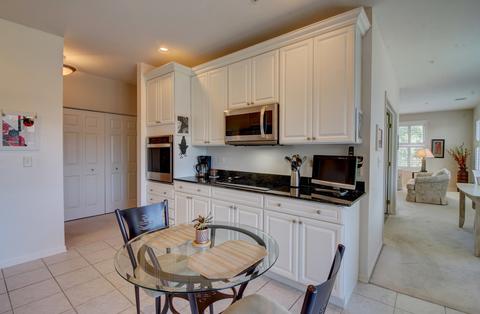 267 E Railroad Ave #203, Bartlett, IL 60103 photo 9