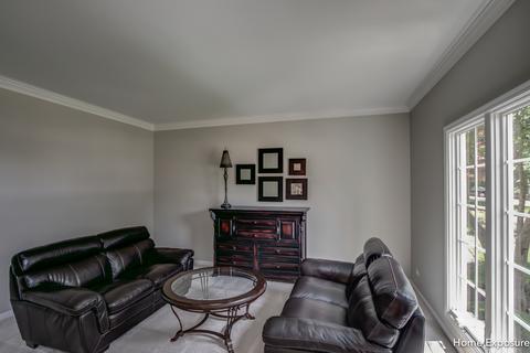 1075 Chadwick Ct, Aurora, IL 60502 photo 4