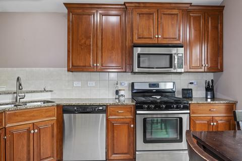 418 Cromwell Cir #3, Bartlett, IL 60103 photo 5