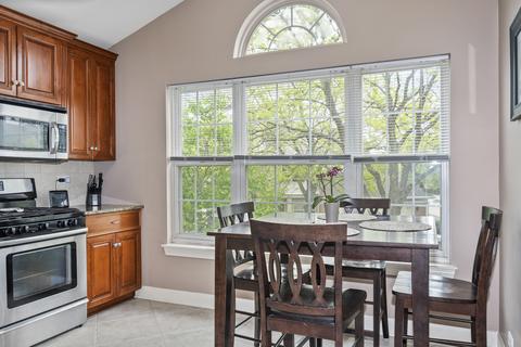 418 Cromwell Cir #3, Bartlett, IL 60103 photo 2