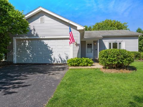 735 Tanglewood Dr, Algonquin, IL 60102 photo 1
