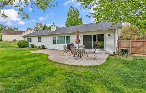 5114 Spring Rd, Mccullom Lake, IL 60050 photo 5