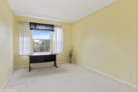4330 Whitehall Ln, Algonquin, IL 60102 photo 3