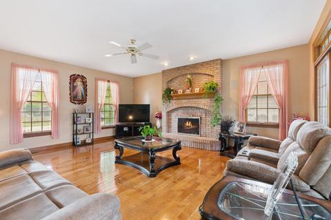 2000 Belvidere Line Dr, Elgin, IL 60123 photo 8