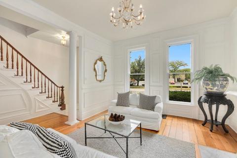 416 N Main St, Wheaton, IL 60187 photo 3