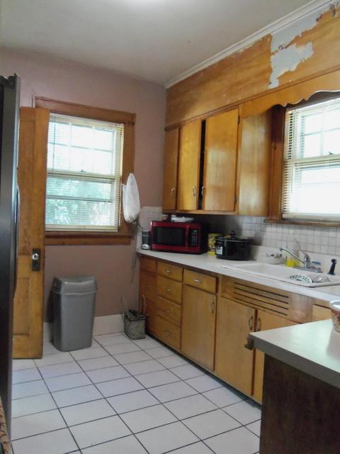 411 Bowen Ct, Elgin, IL 60120 photo 4