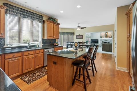 671 Bluestem Ln, Algonquin, IL 60102 photo 11