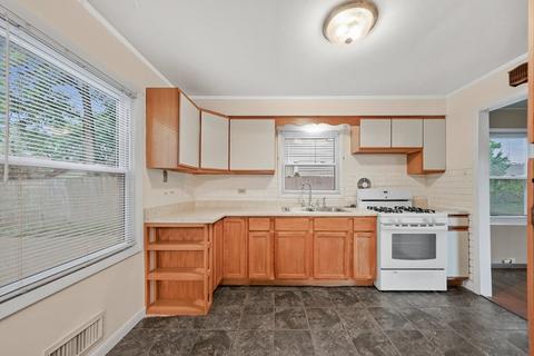 8641 45th St, Lyons, IL 60534 photo 7