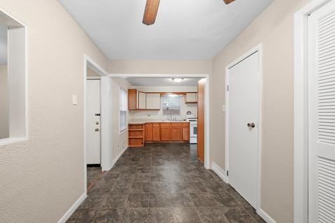 8641 45th St, Lyons, IL 60534 photo 11