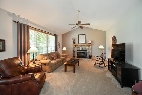 897 Hampton Dr, Carol Stream, IL 60188 photo 12