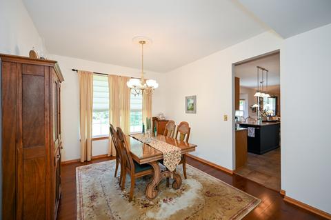 897 Hampton Dr, Carol Stream, IL 60188 photo 6