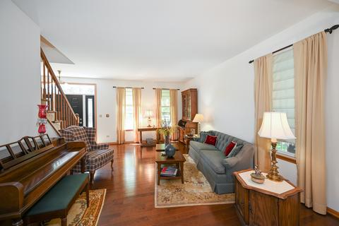 897 Hampton Dr, Carol Stream, IL 60188 photo 5