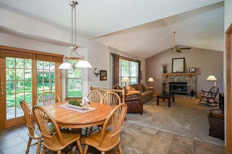 897 Hampton Dr, Carol Stream, IL 60188 photo 11