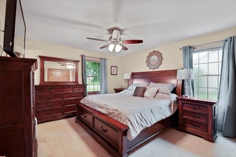 606 Valley View Dr, Philo, IL 61864 photo 8
