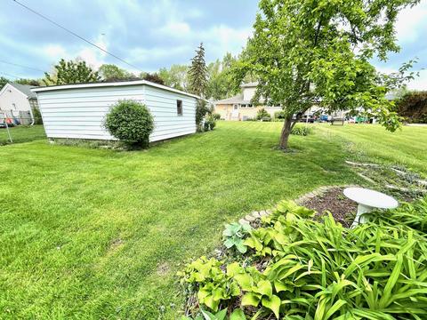 27 W Devon Ave, Roselle, IL 60172 photo 2