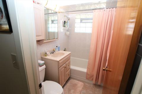 27 W Devon Ave, Roselle, IL 60172 photo 15