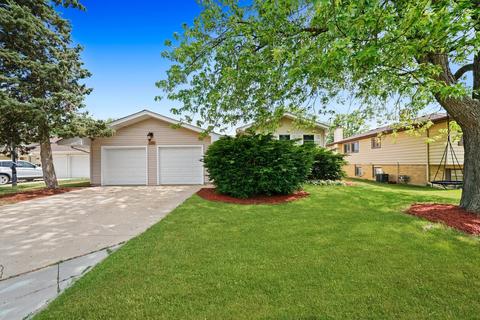 1340 Devonshire Ln, Hoffman Estates, IL 60169 photo 2