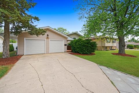 1340 Devonshire Ln, Hoffman Estates, IL 60169 photo 1