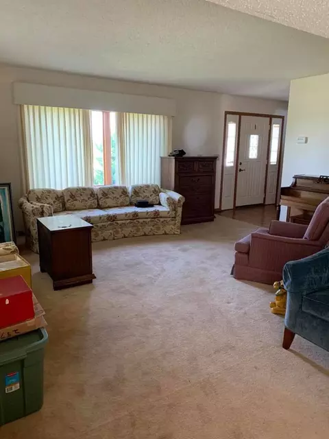 615 E Cherry Ave, Cherry, IL 61317 photo 6