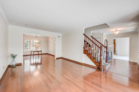 466 Hevern Dr, Wheaton, IL 60189 photo 7