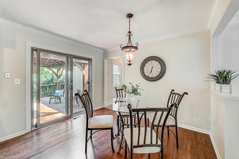 466 Hevern Dr, Wheaton, IL 60189 photo 13