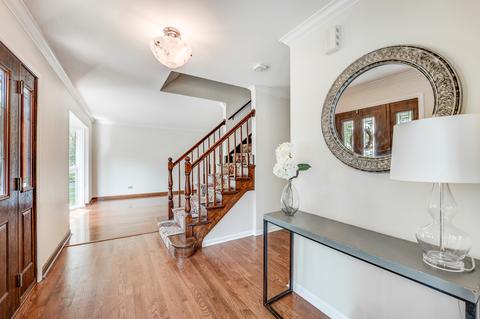 466 Hevern Dr, Wheaton, IL 60189 photo 3