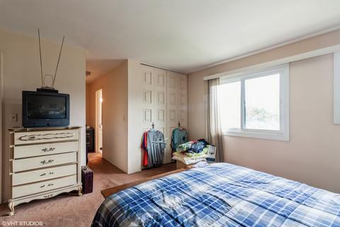 762 Circle Dr, Roselle, IL 60172 photo 14