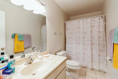 762 Circle Dr, Roselle, IL 60172 photo 18
