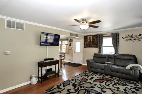 3503 Dove St, Rolling Meadows, IL 60008 photo 4