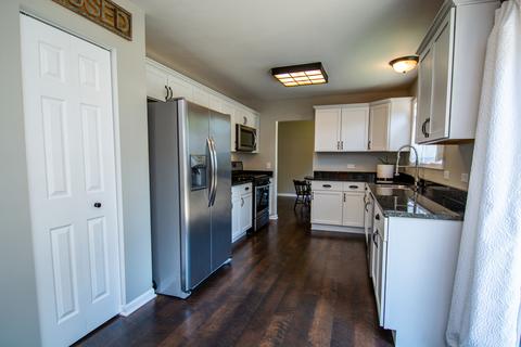 109 Thackeray Dr, Bolingbrook, IL 60440 photo 9
