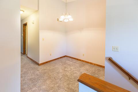 403 Park Creek Ct, Normal, IL 61761 photo 3