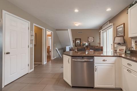 1503 Sweetbriar Dr, Bloomington, IL 61701 photo 17