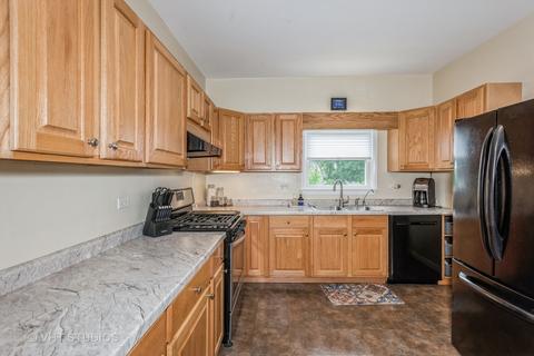 1010 Prospect Blvd, Elgin, IL 60120 photo 14