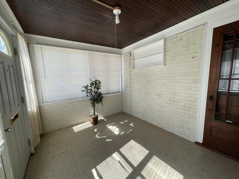 363 Brook St, Elgin, IL 60120 photo 2