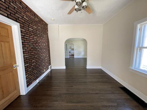 363 Brook St, Elgin, IL 60120 photo 5