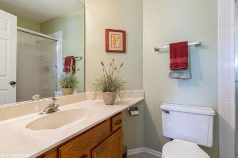 1602 Newburn Ct #B2, Wheeling, IL 60090 photo 7