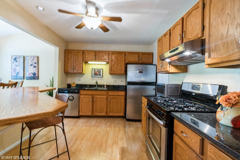 1602 Newburn Ct #B2, Wheeling, IL 60090 photo 4