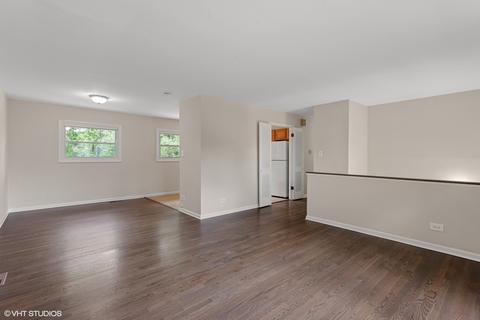 570 Briarcliff Ln, Hoffman Estates, IL 60169 photo 5