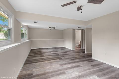570 Briarcliff Ln, Hoffman Estates, IL 60169 photo 14
